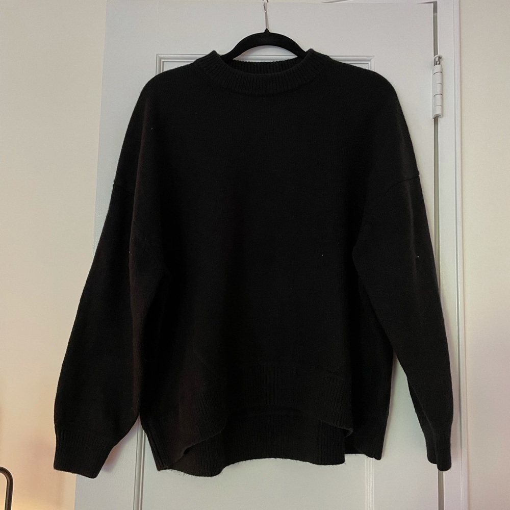 Black wool H&M sweater M